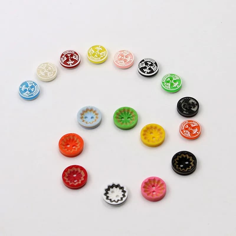 12mm 15mm Factory Resin Button DIY Colorful New Word 4 Holes Clothes Buttons, front view