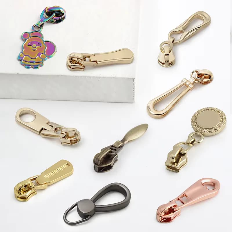 2023 Custom 3M 5# Logo Gold Nylon Metal Slider Zipper Puller Tab Head Zip Pulls, front view