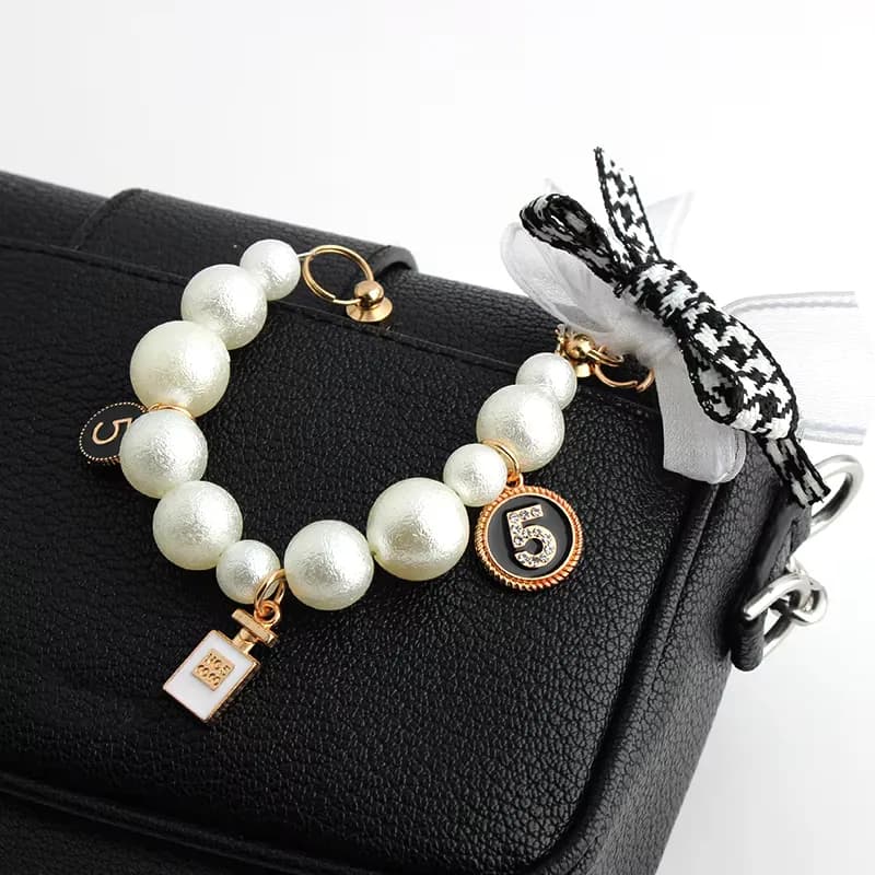 Phone Case Jewelry Leather Mobile Phone Pearl Bracelet Drop Chain Pearl Chain, front view