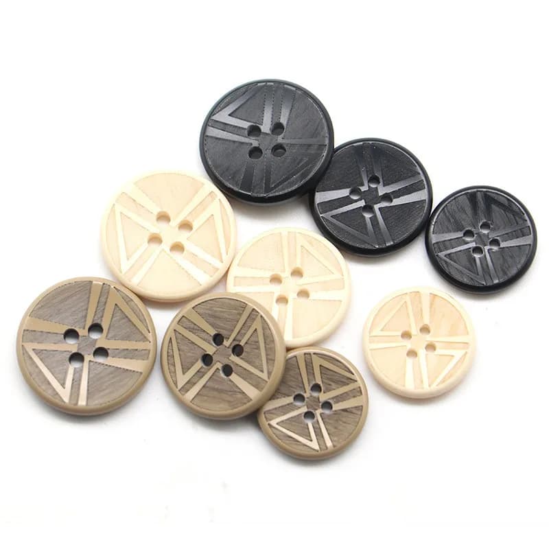 24L~44L High-grade Fashion Round Resin Four Eyes Button Good Looking, front view