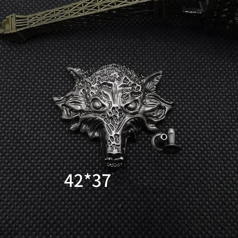Custom Quality Alloy Jeans Rivet Wolf Head Punk Rivets for Garment, front view