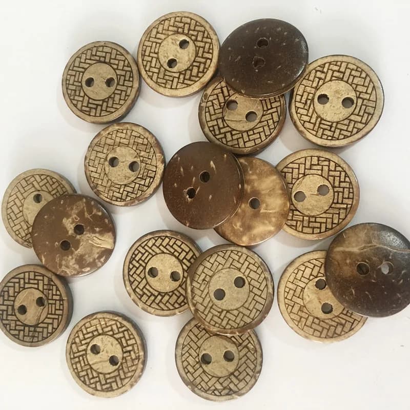 2024 Hot Fashion 2-Holes Wood Button Natural Coconut Shell Pollution-Free and, front view