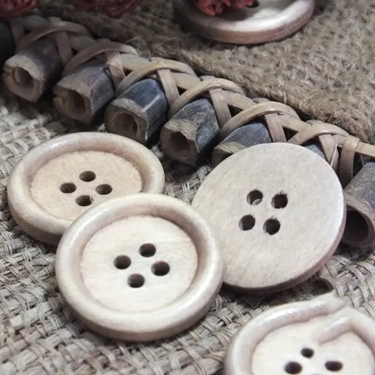 Light Wood Color Round Wooden Buttons Custom 12.5mm 15mm 20mm 20L 15L 32L Four, front view