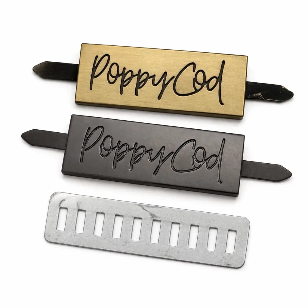 Small MOQ No Scratches Custom Logo Private Brand Welding 2 Foot Metal Label for Bags and Sweater - view 1