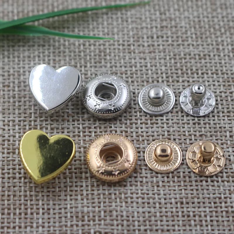 High-End Hanging Plated Alloy Love Metal Snap Fastener Coat Snap Button, front view