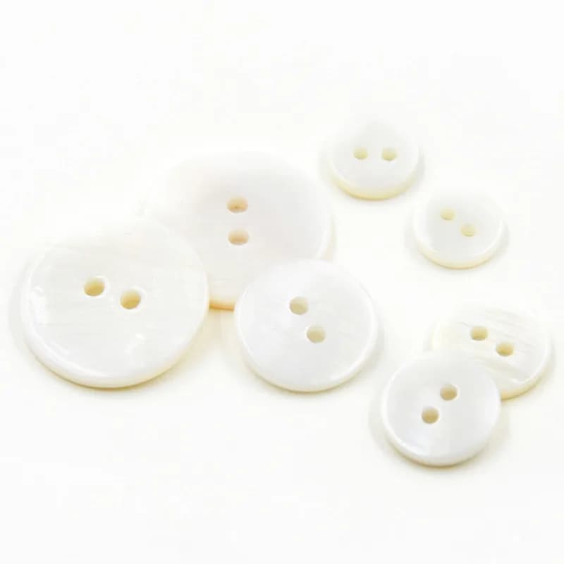9mm 10mm Environmentally Friendly River Shell Two-eye Shell Button Shirt, front view