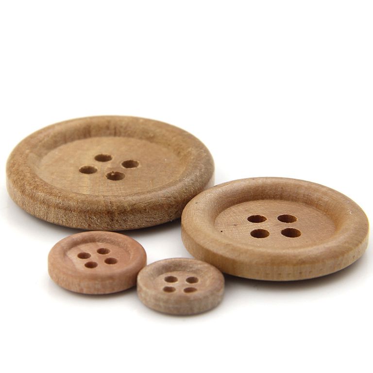 11.5-30mm DIY Garment Accessories Round Natural Wood 4-Holes Buttons for Shirt, front view