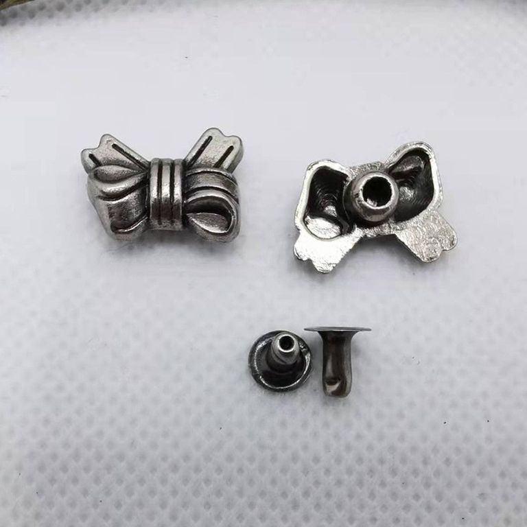 Custom Logo Zinc Alloy Jeans Buttons and Rivets Denim Garment Metal Flower, side view
